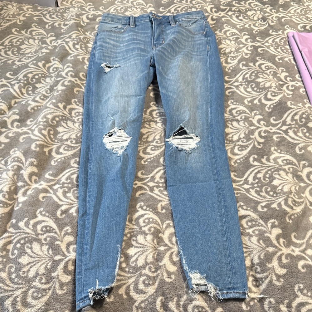 American Eagle Outfitters Distressed Blue Skinny Jeans